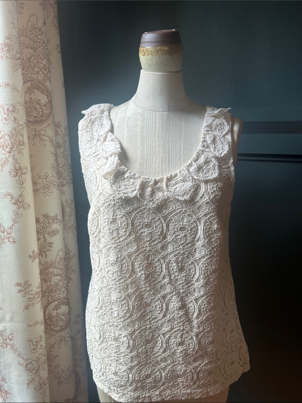 Merona Ivory Lace Sleeveless Scoop Neck Tank